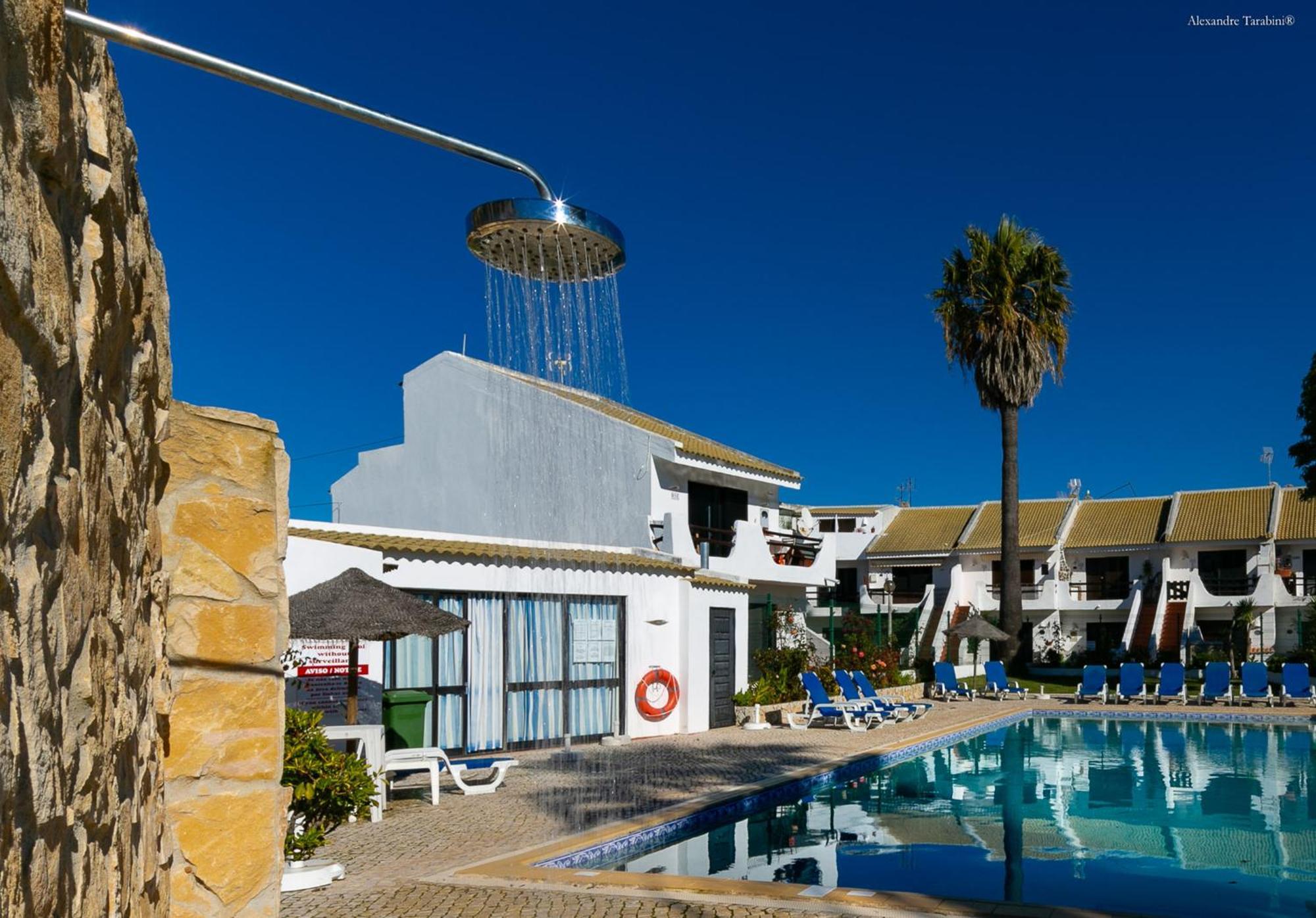 B12 - Pool And Sun Apartment Lagos Exterior photo